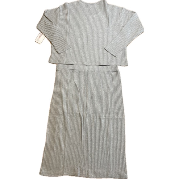 Time And Tru - Women’s Two Piece Knit Set - Grey Heather - XL - Shirt/Skirt -NWT - Picture 2 of 4